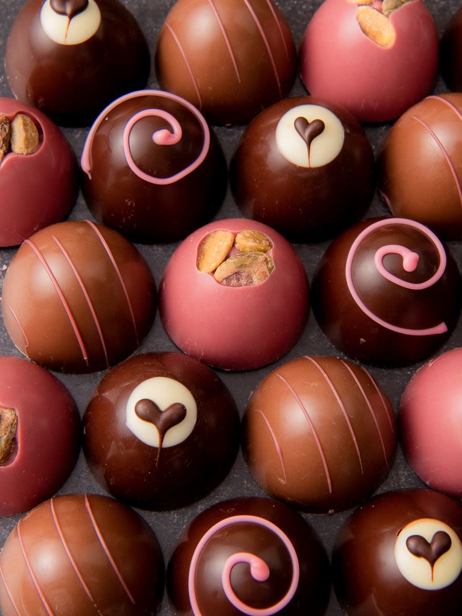 Petite Classic Chocolate Truffles - Black and White 700016