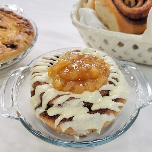 CINNAMOM Cinnamon Roll - 6oz - Apple Pie
