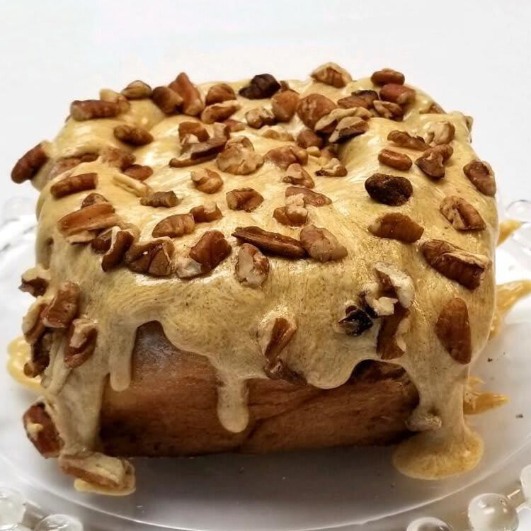 CINNAMOM Cinnamon Roll - 6oz - Pumpkin Pecan