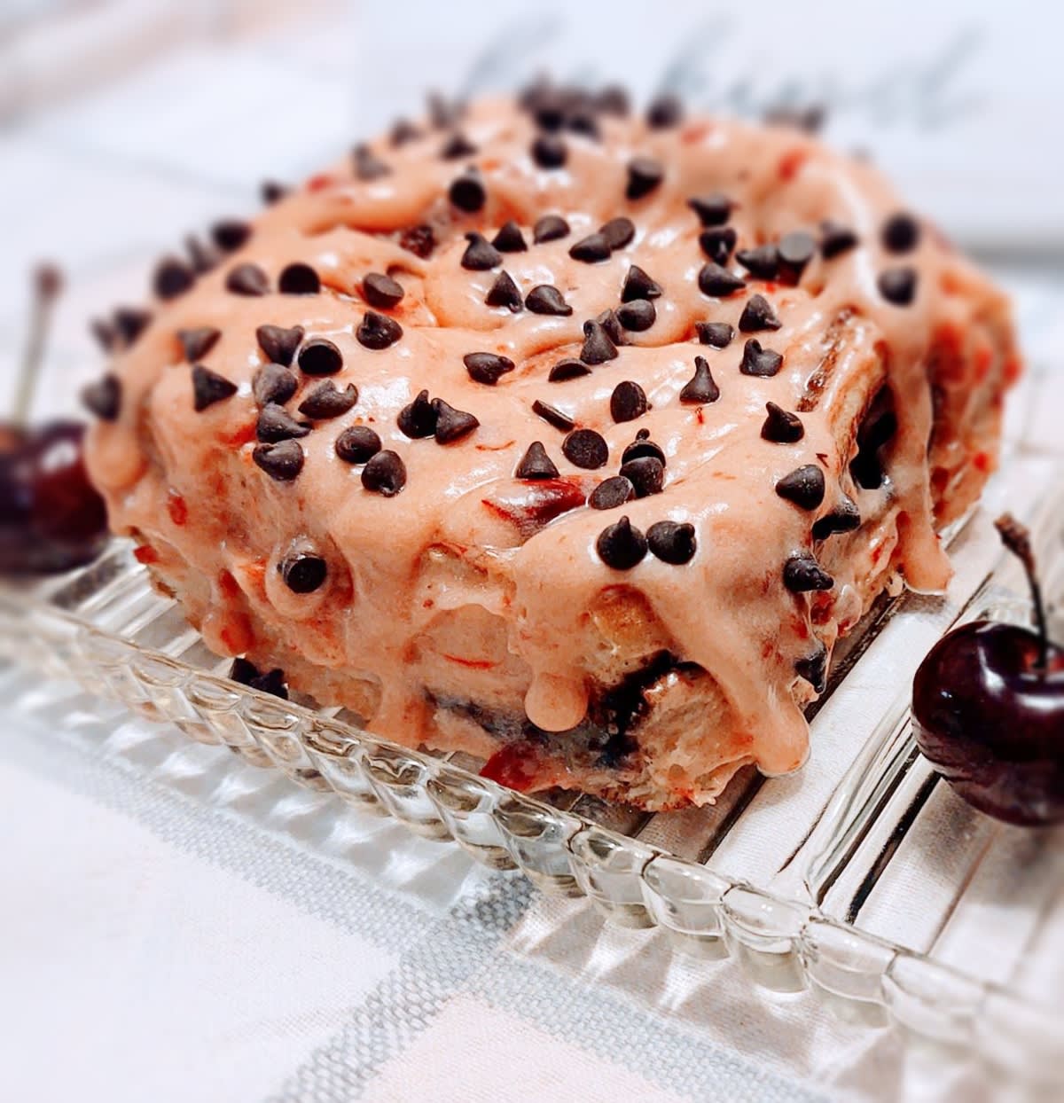 CINNAMOM Cinnamon Roll - 12oz Jumbo - Cherry Chocolate Chip