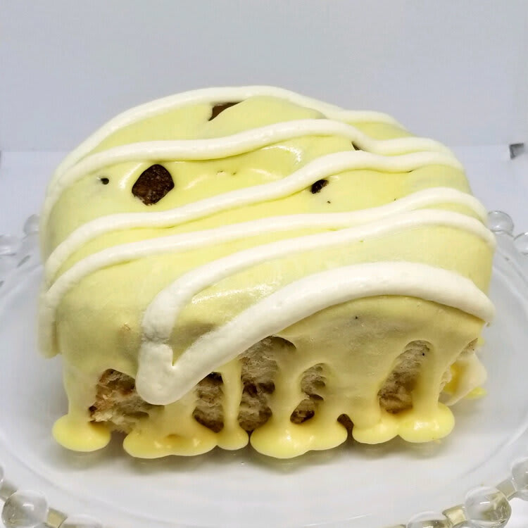 CINNAMOM Cinnamon Roll - 12oz Jumbo - Lemon Cream