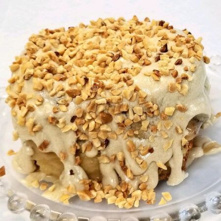 CINNAMOM Cinnamon Roll - 12oz Jumbo - Maple Nut