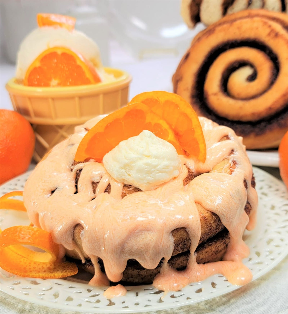 CINNAMOM Cinnamon Roll - 12oz Jumbo - Orange Creamsicle