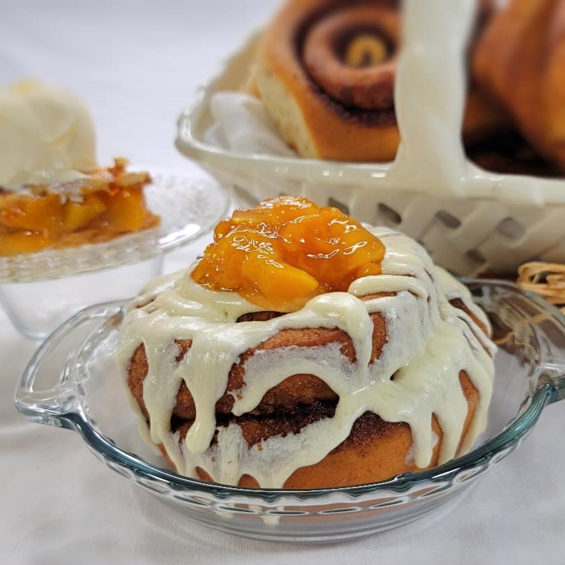 CINNAMOM Cinnamon Roll - 12oz Jumbo - Peach Cobbler