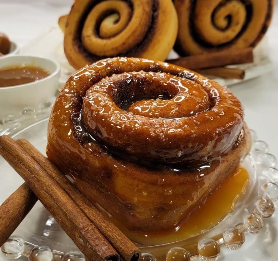 Cinnamon Roll - 12oz Jumbo 24MASTER-SS