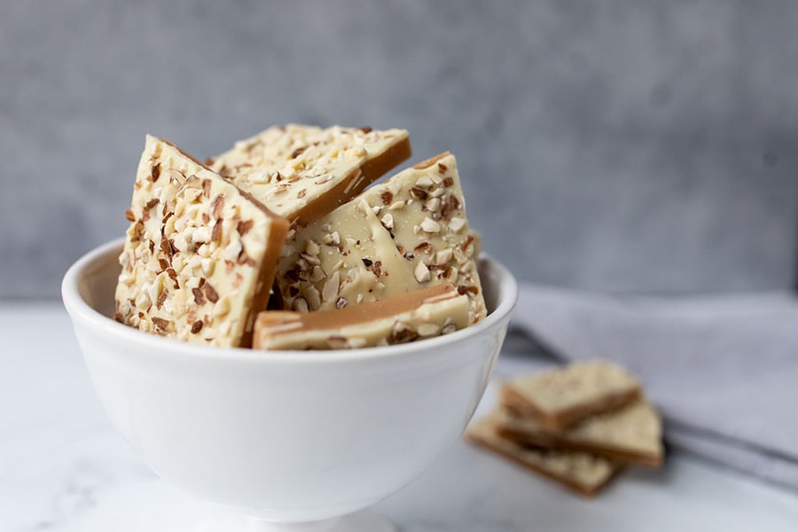 Emma's English Toffee em-bag-4oz-white