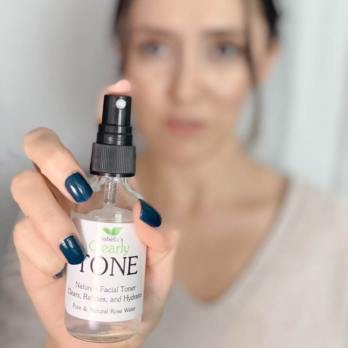 Tonique pour le visage à l'eau de rose pure Clearly Tone